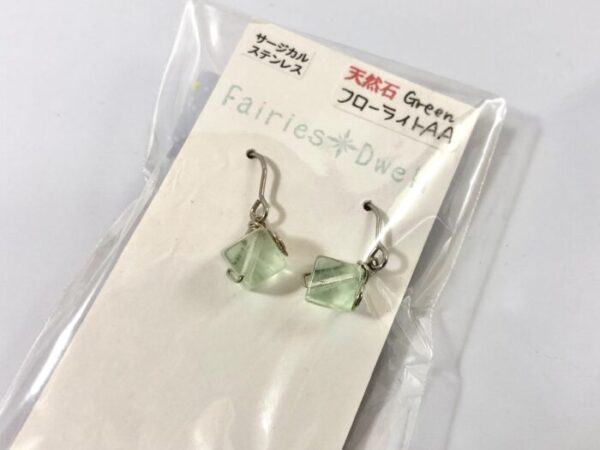 fai 48 クリーンフローライトAA キューブフックピアス デザイン