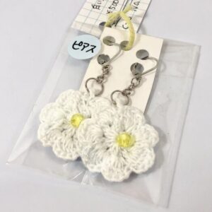aoz 14 白い花(ピアス)
