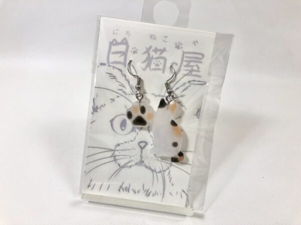 ssk 80 三毛猫ピアス(つやつや)