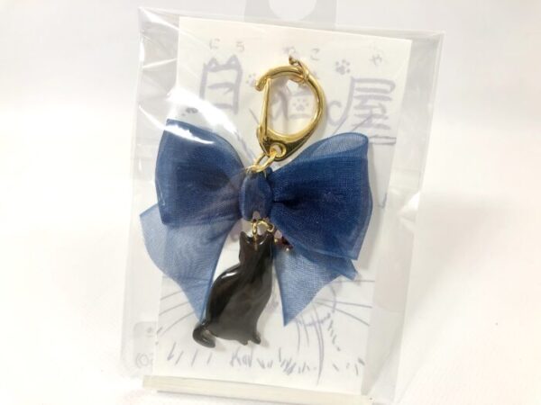 ssk 86 黒猫のリボン付きキーホルダー
