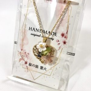 rai 71 シェル × ペリドット ガーネット桜ネックレス