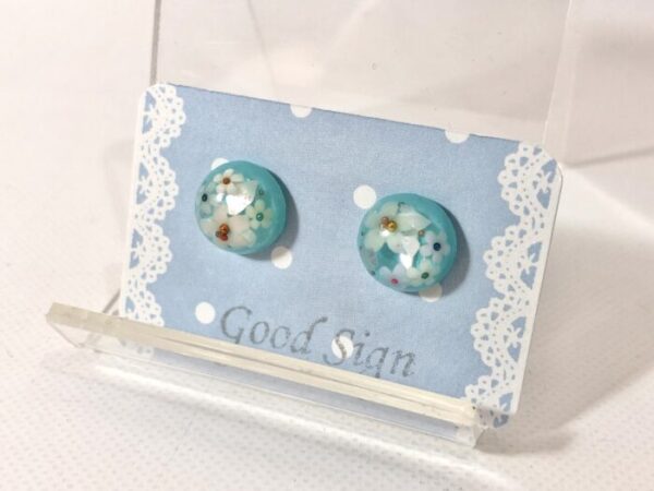 goo 263 水に浮かぶ花たちのピアス