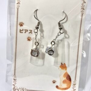 ssk 89 ゆれるジルコニア猫ピアス