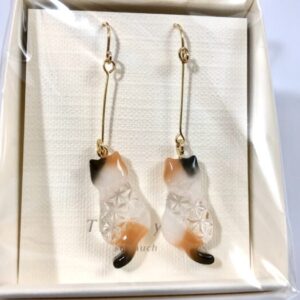 ssk 7 ゆれる切子猫ピアス(シルエット)