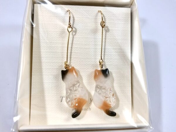 ssk 7 ゆれる切子猫ピアス(シルエット)