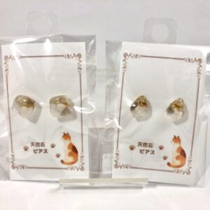 ssk 87 天然石ピアス(三毛)