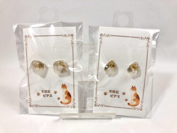 ssk 87 天然石ピアス(三毛)