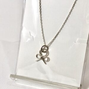 hev 1リボンネックレス