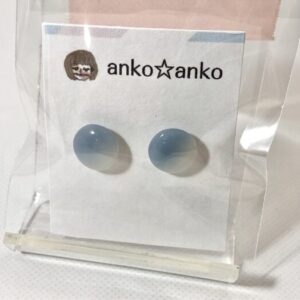 ako 40 ブルー&ホワイトグラデーションピアス