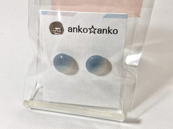 ako 40 ブルー&ホワイトグラデーションピアス