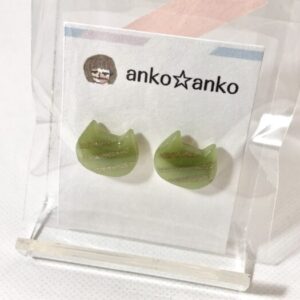 ako 34 グリーンストライプ ネコピアス