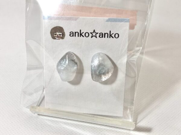 ako 33 キラキラホワイト ピアス