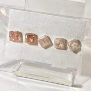 ako 39 ピンクストロベリーお花ピアスセット