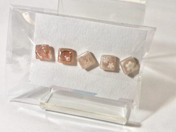 ako 39 ピンクストロベリーお花ピアスセット