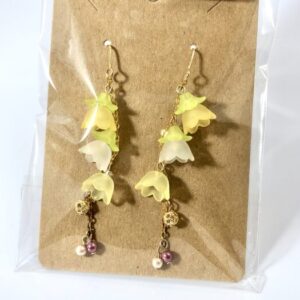 mlg 11 黄と白のお花ピアス