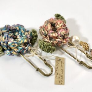 rmk 11 フラワー安全ピンアクセサリー付