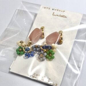 lun 3 キューブ&小花イヤリング