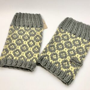 sno 17 アームウォーマー