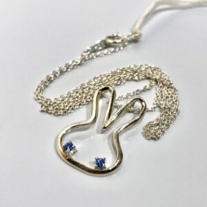 yku 1 青い瞳のウサギの顔ペンダントネックレス
