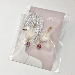 mil 8 チェコビーズのピアス