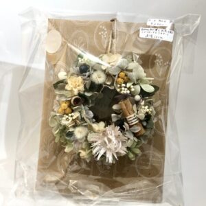 lei 4 木の実とフラワーのリース