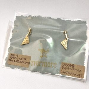 hev 25 トライアングルピアス