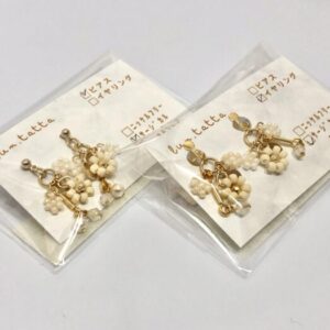 lun 8 白花シャラシャラ(ピアス・イヤリング)