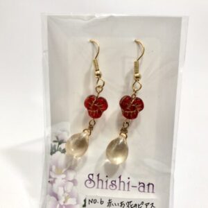 hks 6 赤いお花のピアス