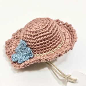 bri 14 帽子のブローチ