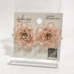 lah 20 ピンクのお花ピアス