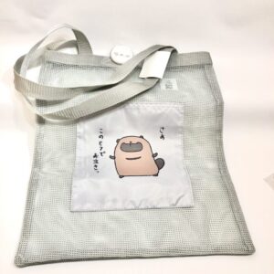 up3 67 メッシュトートたぬき 缶バッチ付き