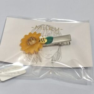 mil 18 ひまわりのハチさんヘアクリップ