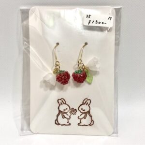 mlg 35 いちごのピアス
